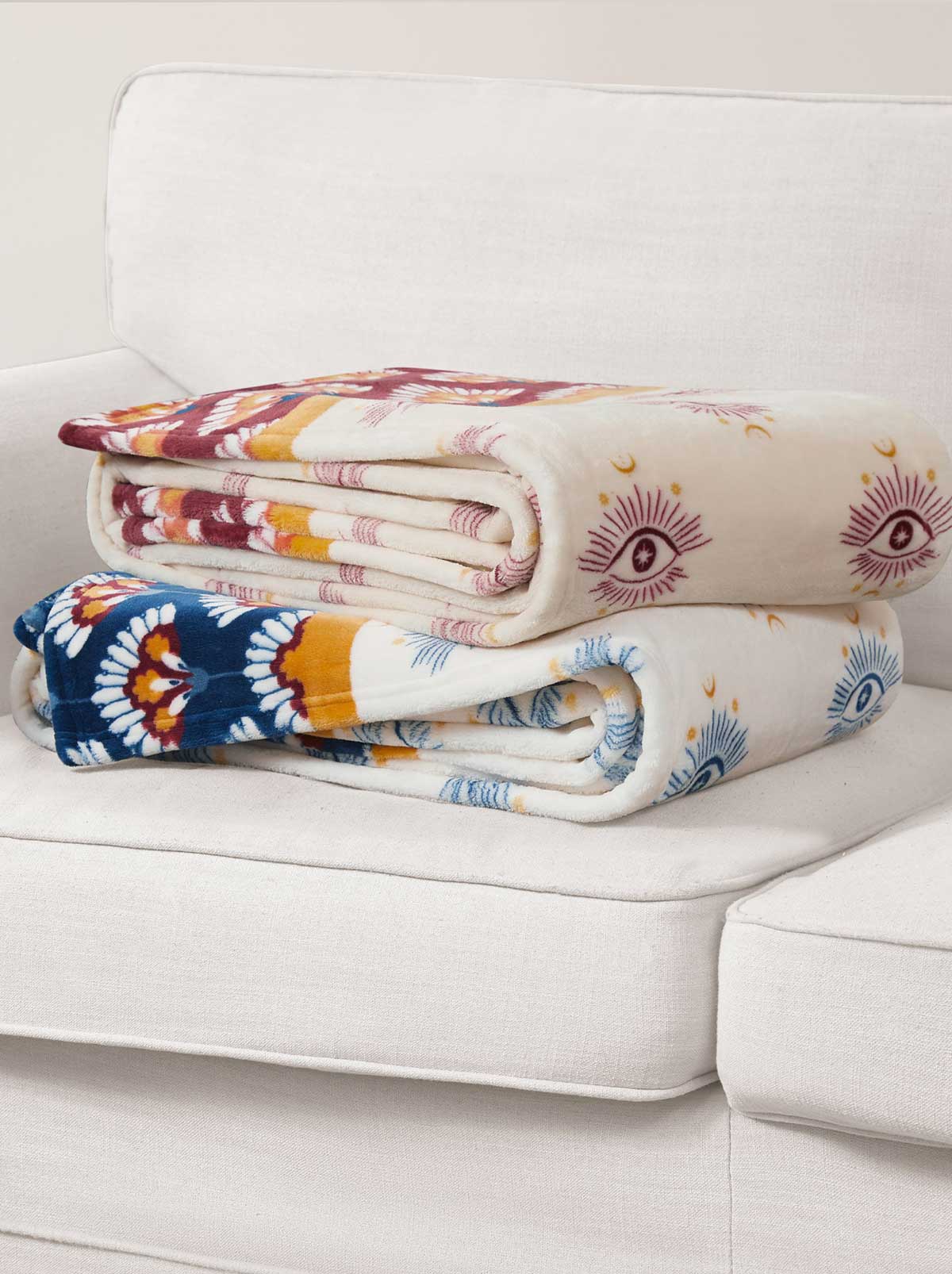 Celeste Plush Throw in Burgandy Red