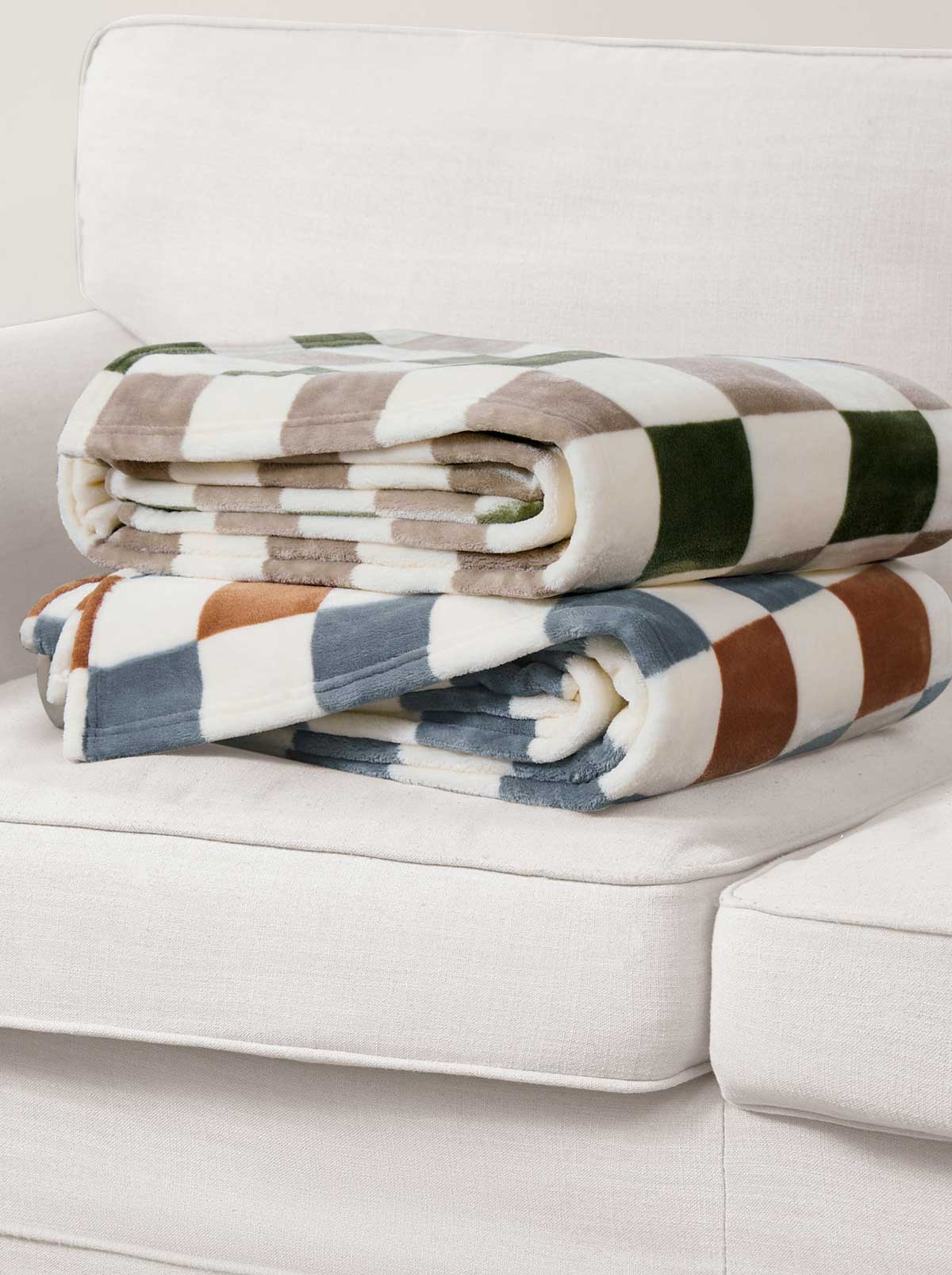 Emery Checkerboard Plush Throw in Rust & Grey