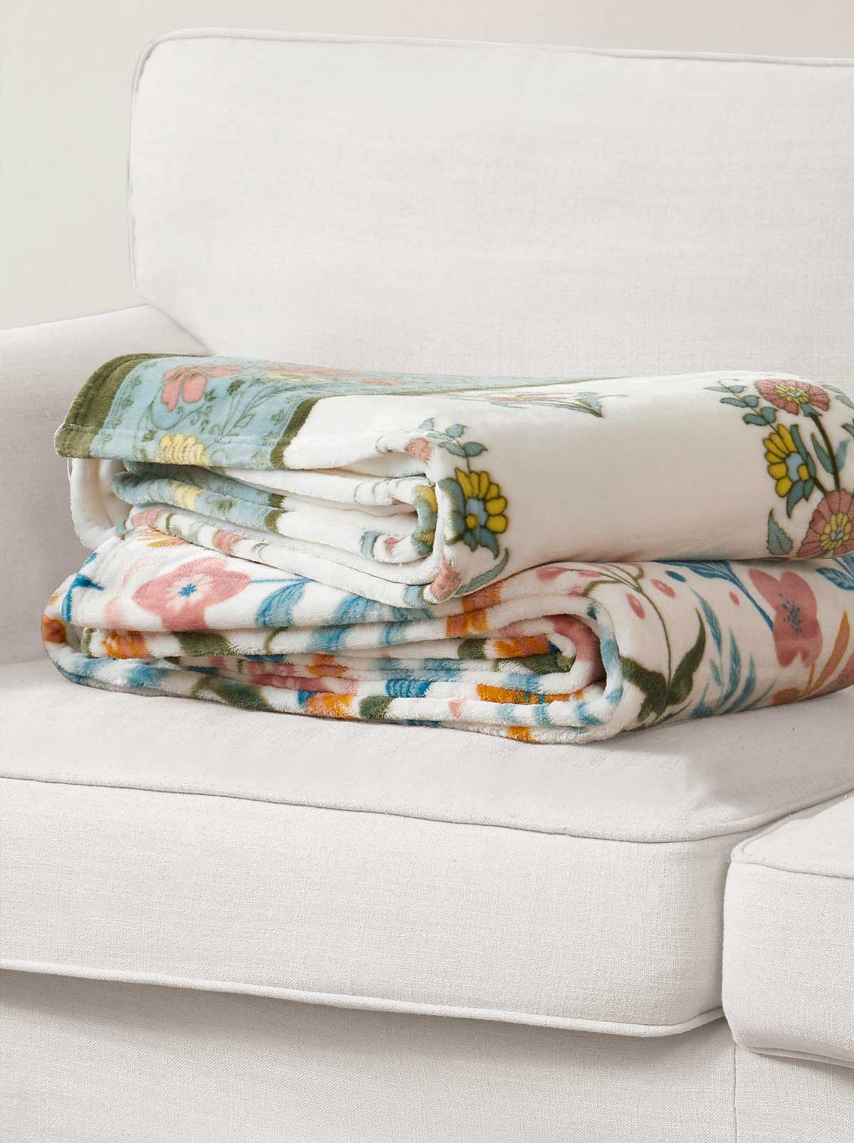 Serenity Plush Throw in Sage