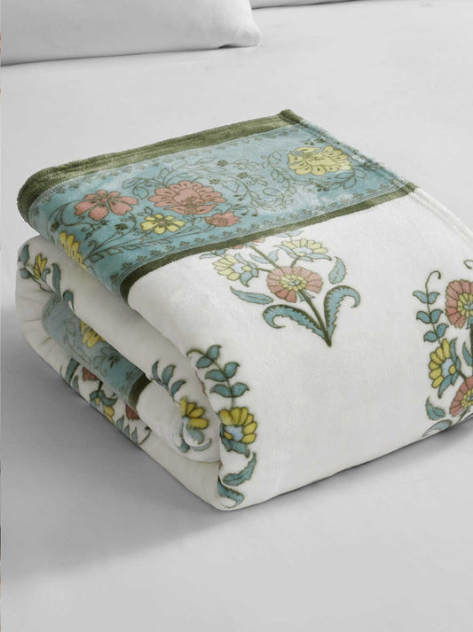 Serenity Plush Throw in Sage