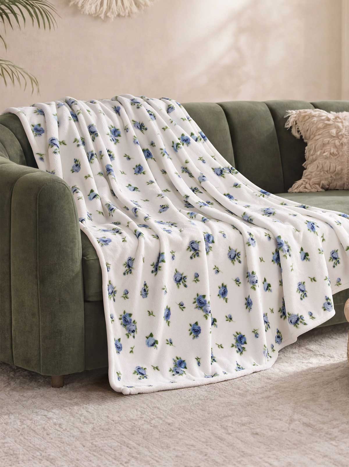 Cottage Rose Blue Plush Throw Blanket
