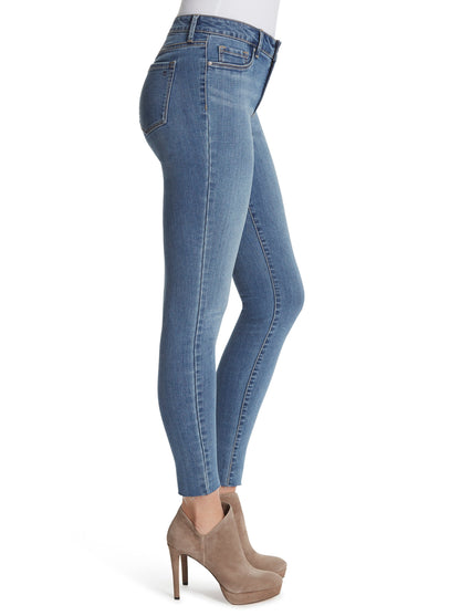 Kiss Me Skinny Jeans in Premium