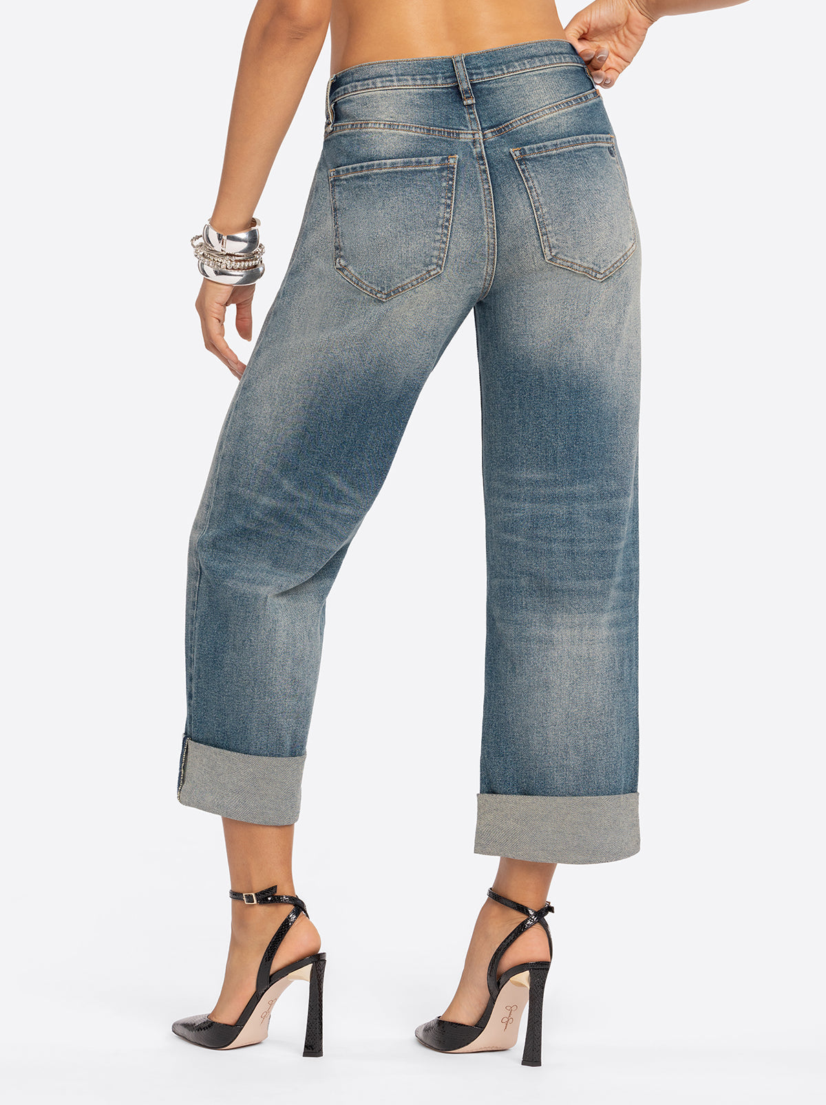 Jessica Simpson 2.0 Billie Relaxed Jeans in Sully