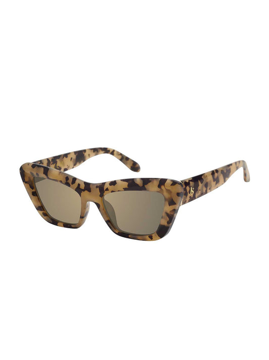 Bold Cat-Eye Sunglasses in Tortoise