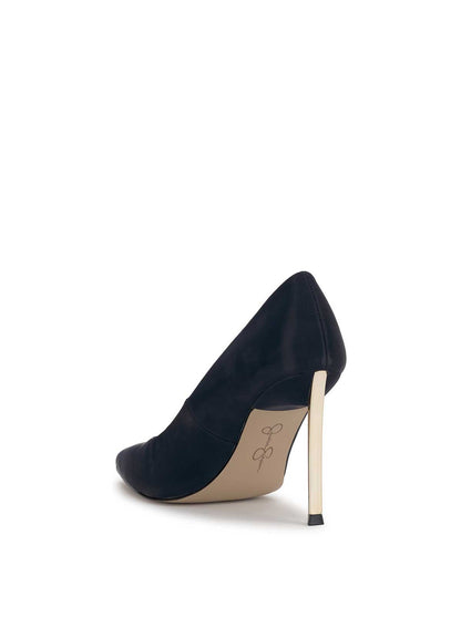 Kheloe Pump in Dark Night
