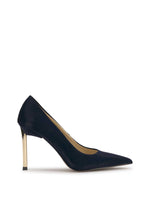 Kheloe Pump in Dark Night