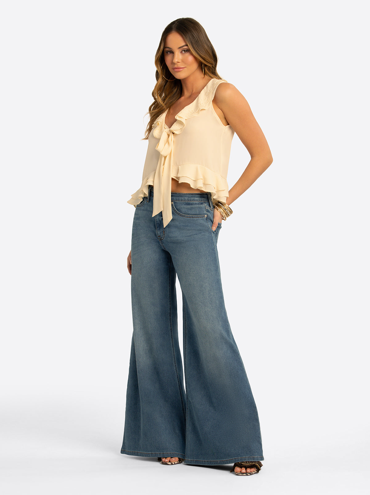 JS Jessica Simpson Trea Ruffle Tie Top in Whitecap Gray