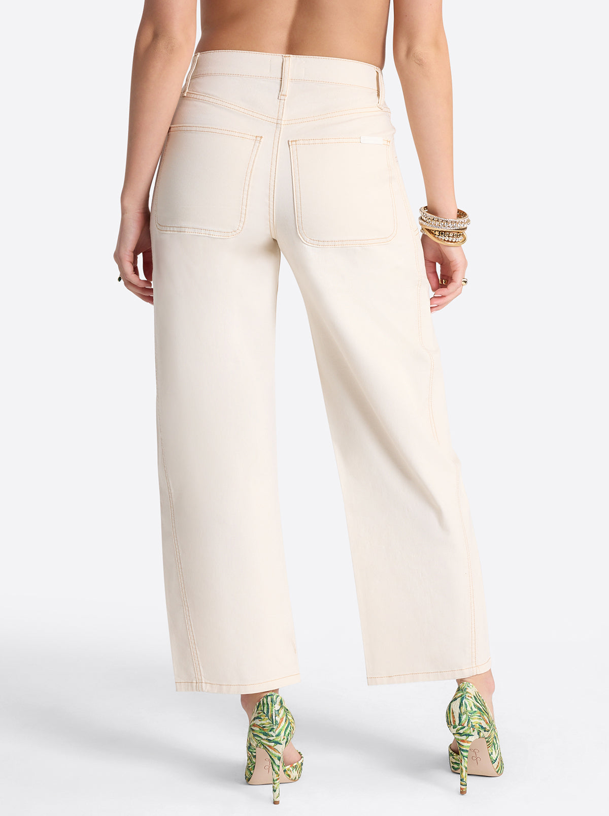 Relaxed Barrel Jeans in Ecru